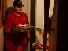 Грязная Таша Рейндж играет прекрасную шлюху, которая крадет бойфрендов